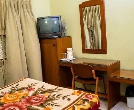Hotel Bombay Tiffanys Mysore Eksteriør bilde